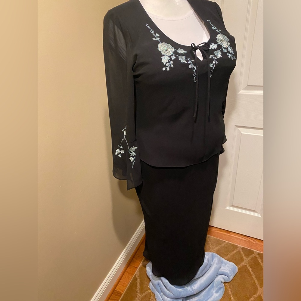 Special Occasion Dress w/beautiful embroidery